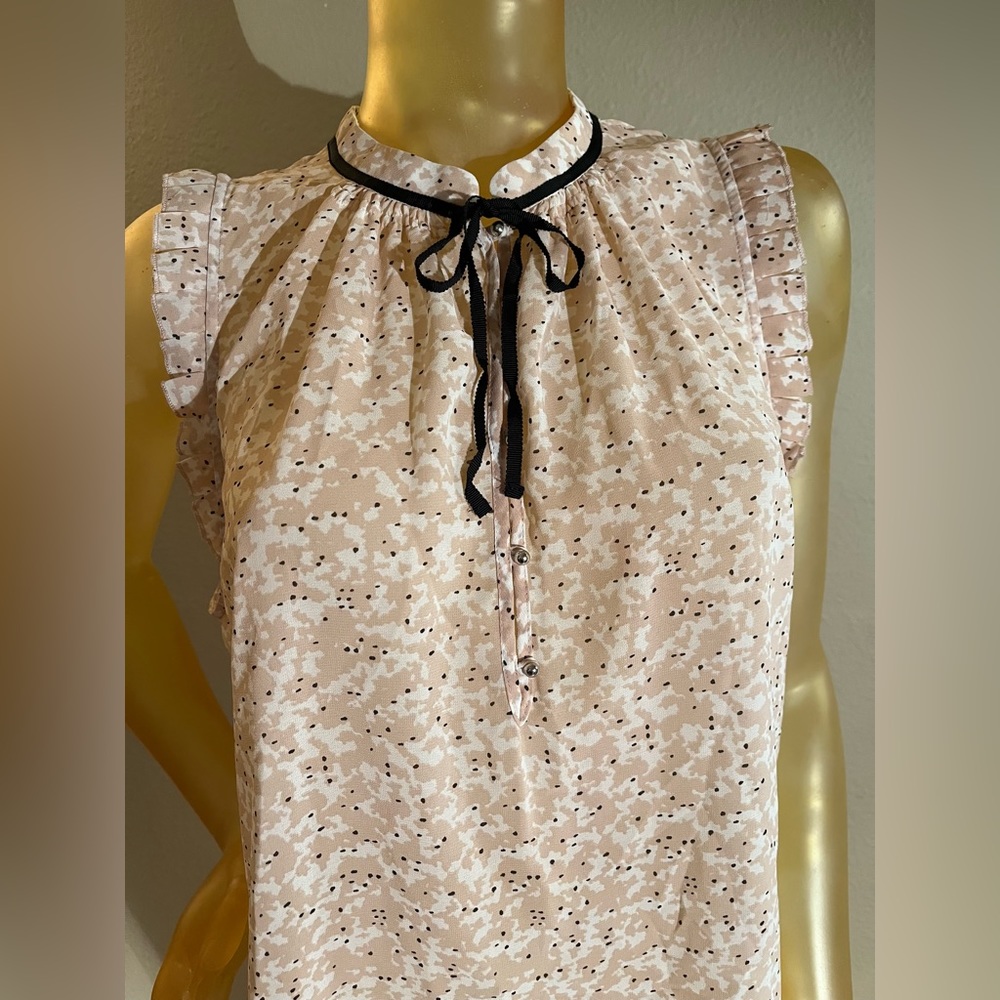 H&M NWT Women’s size 14 sleeveless blouse
